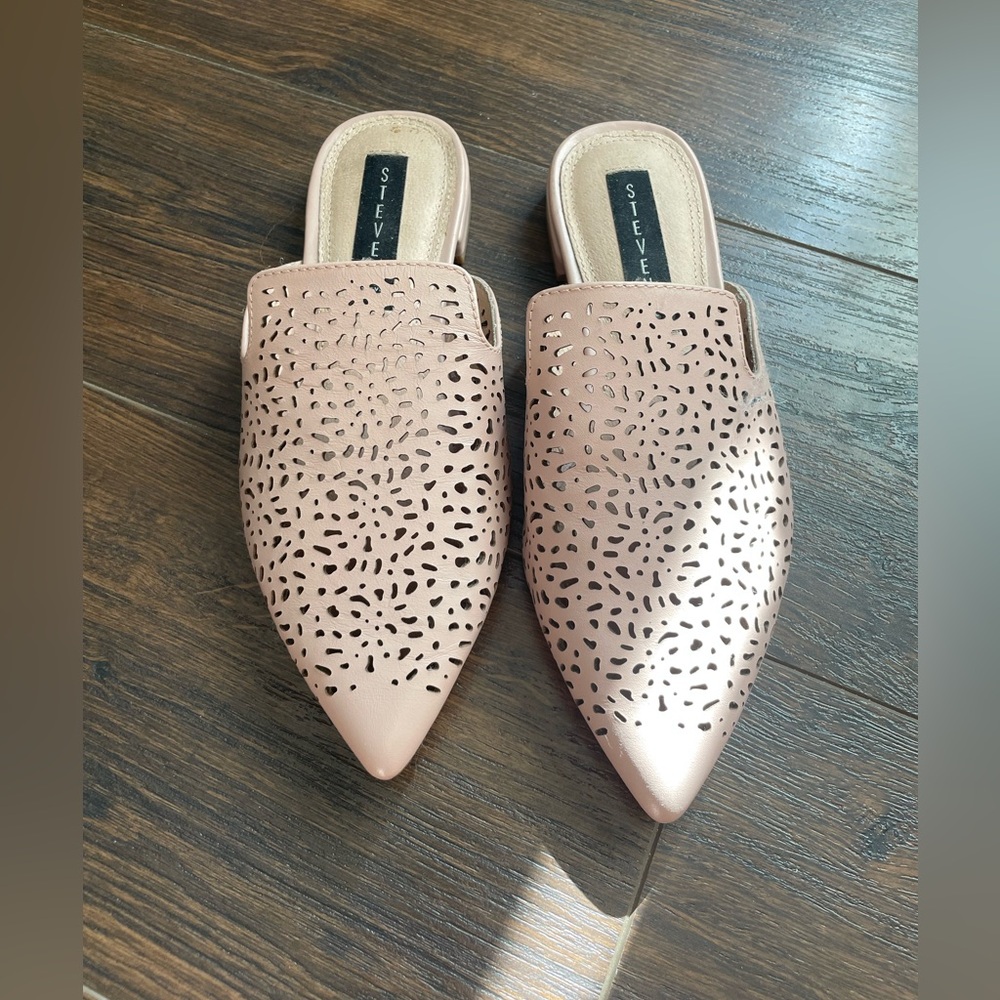 STEVEN flats